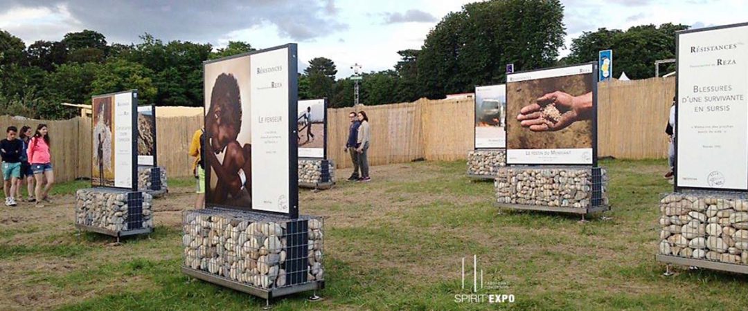 Panneau exposition extérieur supports gabions sur pieds DUO zen